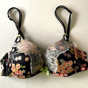 Victoria’s Secret bra